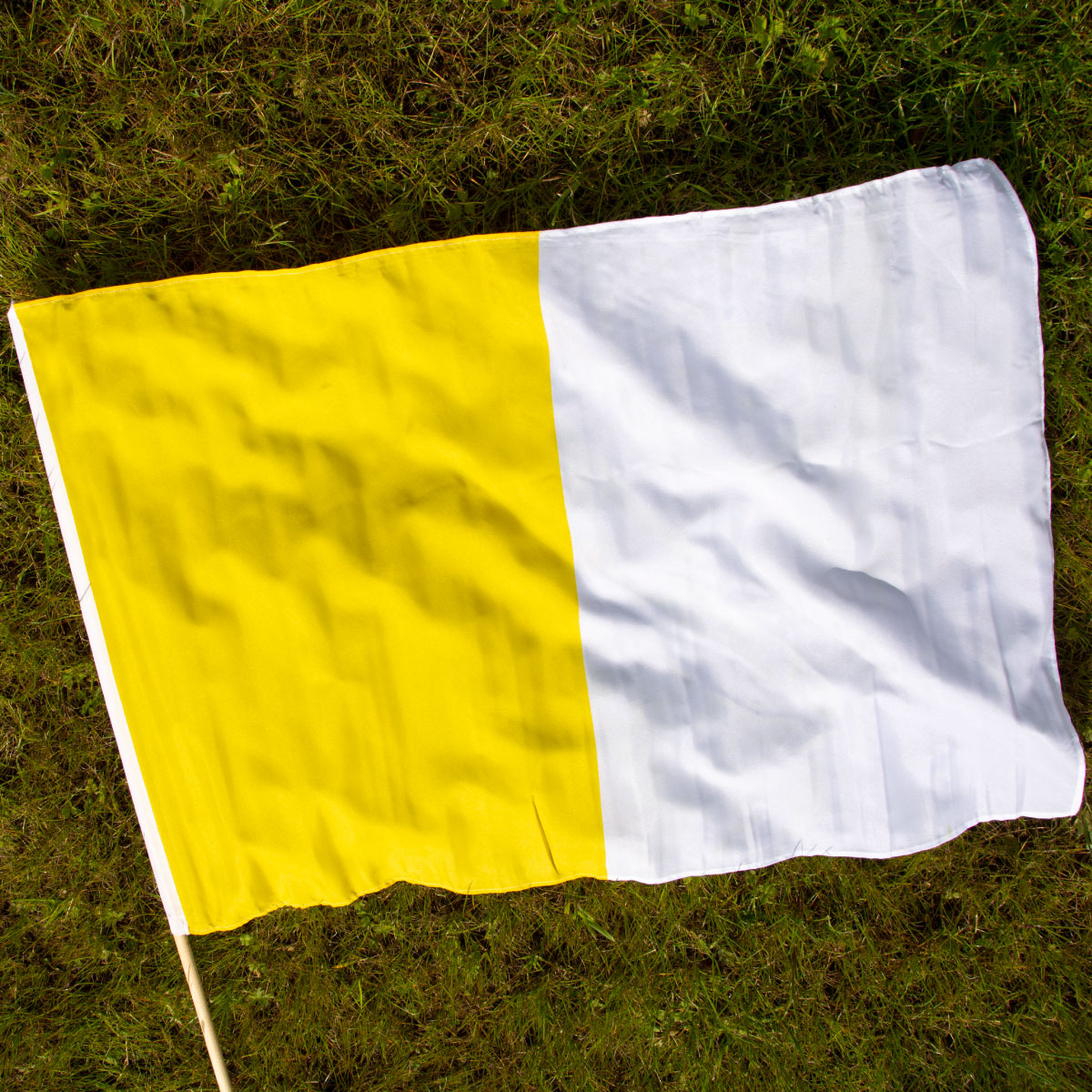 The GAA Store Yellow/White Half and Half Flag