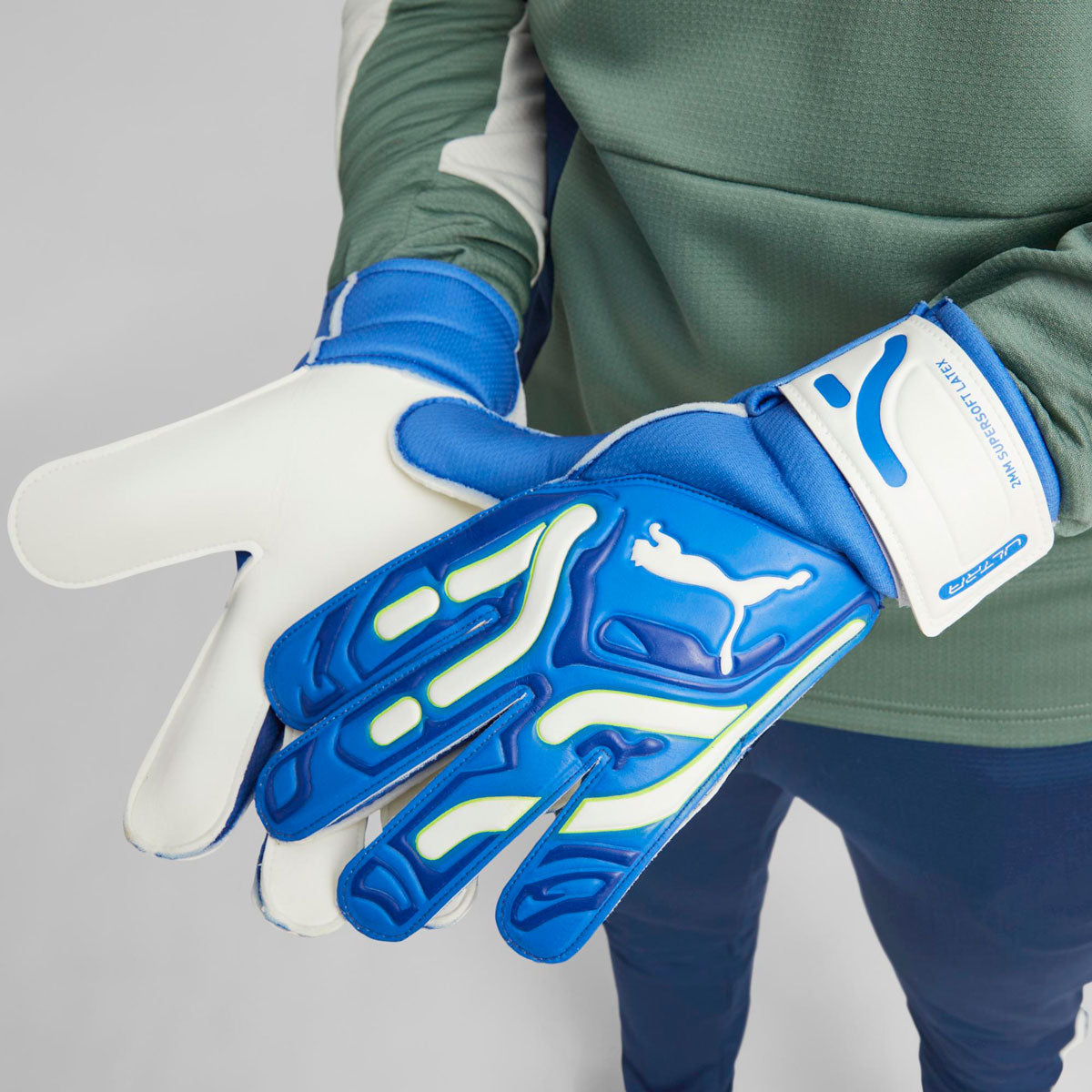 Puma Ultra Play RC Goalkeeper Gloves - Adult - Blue/White