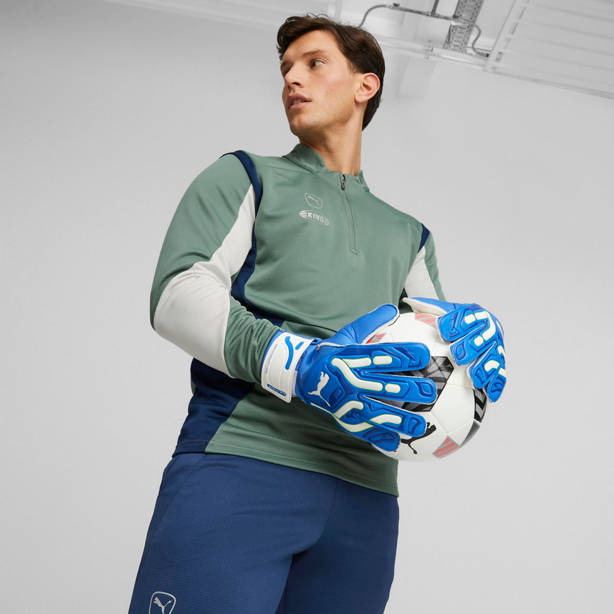 Puma Ultra Play RC Goalkeeper Gloves - Adult - Blue/White